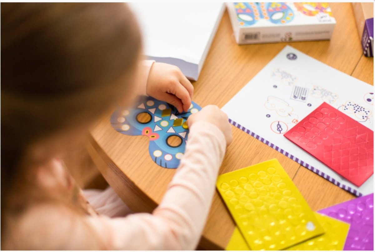 Djeco | Do It Yourself Jungle Animal Masks (Sticker Mosaics)