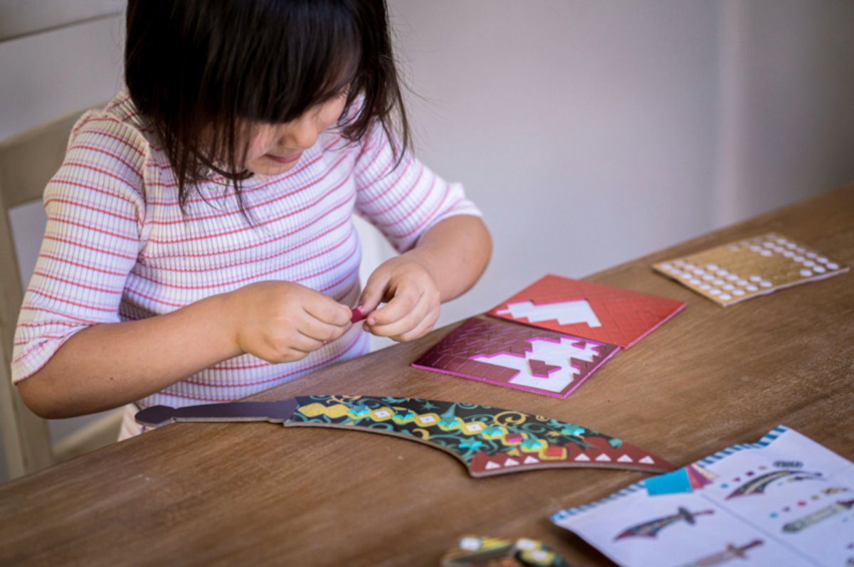 Do It Yourself Like A Pirate Saber (Metallic Stickers) - Djeco