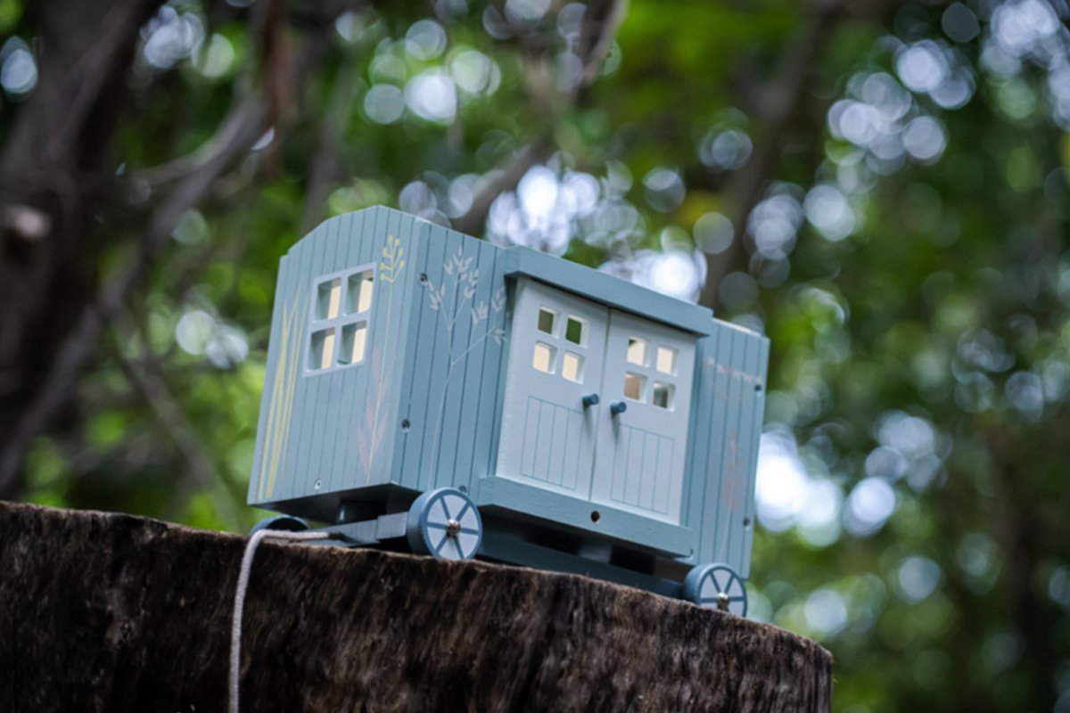 Secret Meadow Shepherd's Hut - Tender Leaf Toys
