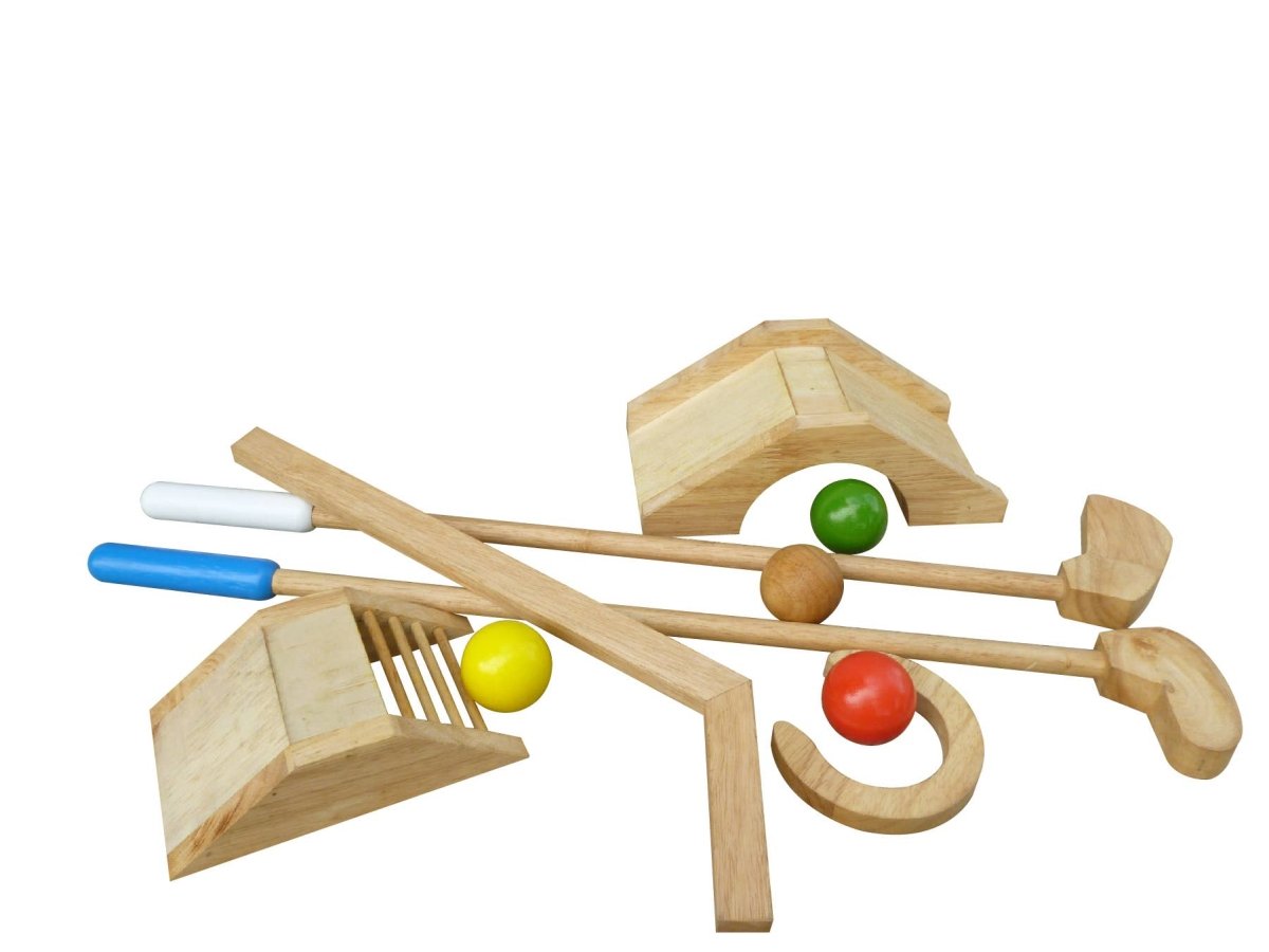Wooden Mini Golf Set | Q Toys
