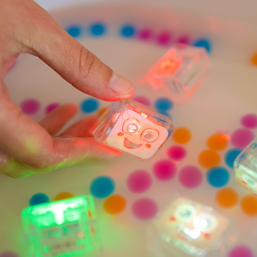 Bundle Deal Glo Pals Cube - Water Activated Light Up Cubes