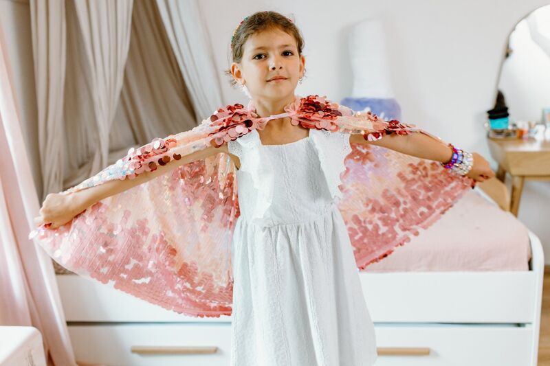 Great Pretenders - 5th Avenue Pink Pailette Cape Size 4 - 6