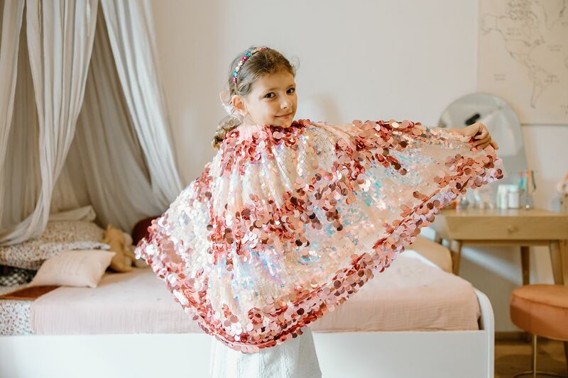 Great Pretenders - 5th Avenue Pink Pailette Cape Size 4 - 6
