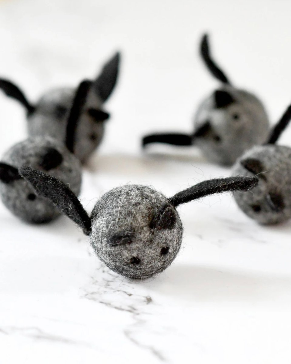 PREORDER: Felt Bats Loose Parts - 5 Bats | Tara Treasures