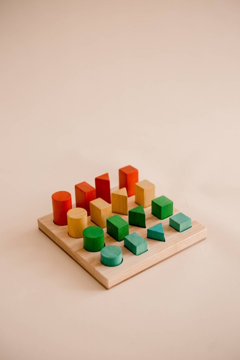 Shape and Size Sorting Board | Q Toys